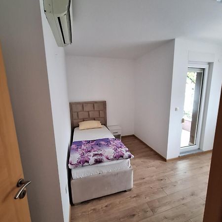 Apartment Enjoy Free Private Parking Мостар Екстер'єр фото